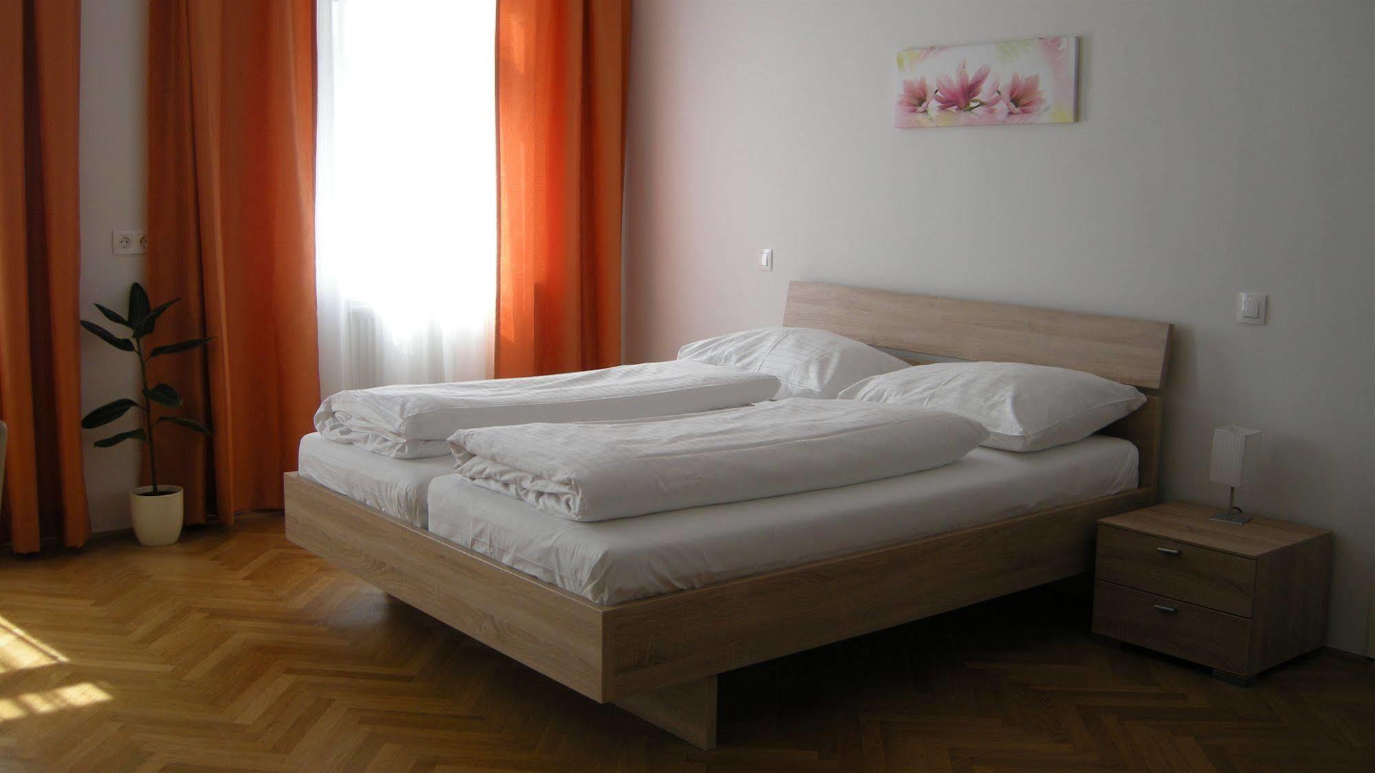 Cityrooms 3*